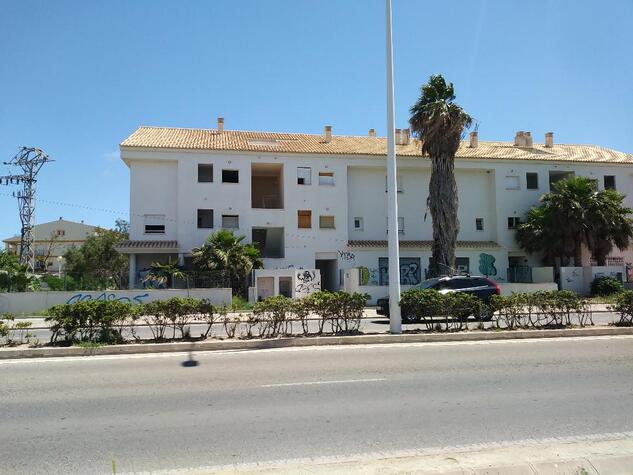 Vista frontal edificio principal