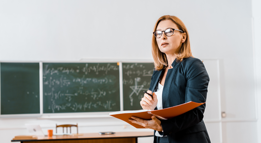 profesor-de-matemáticas-en-educación-secundaria.png